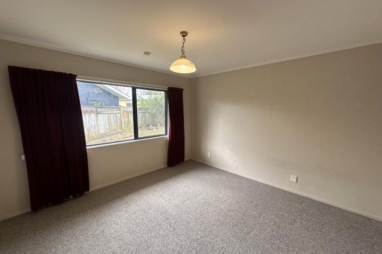 Photo of property in 4a Brett Place, Takaro, Palmerston North, 4412