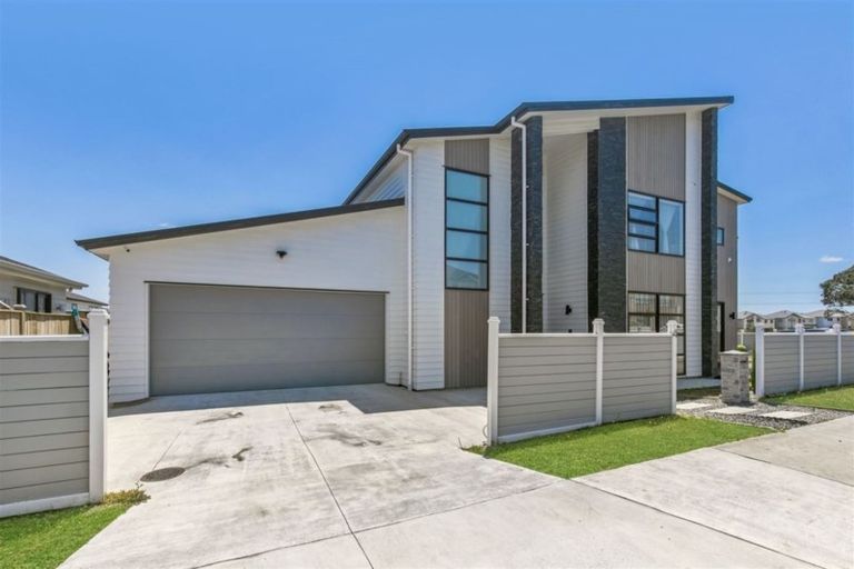 Photo of property in 4 Drumconnell Drive, Flat Bush, Auckland, 2019