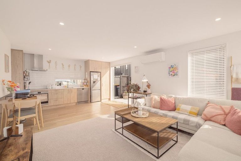 Photo of property in 1/87 Barbour Street, Waltham, Christchurch, 8011