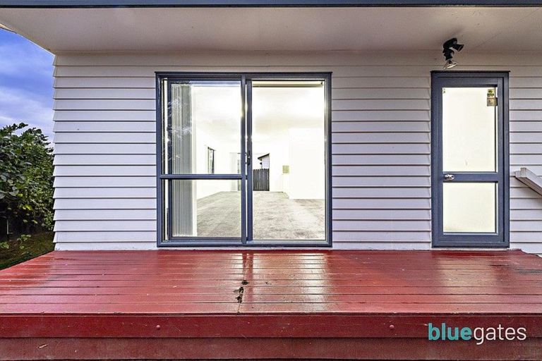 Photo of property in 28 Barneys Farm Road, Clendon Park, Auckland, 2103