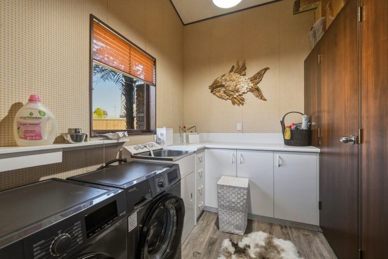 Photo of property in 2 Exeter Place, Tihiotonga, Rotorua, 3015