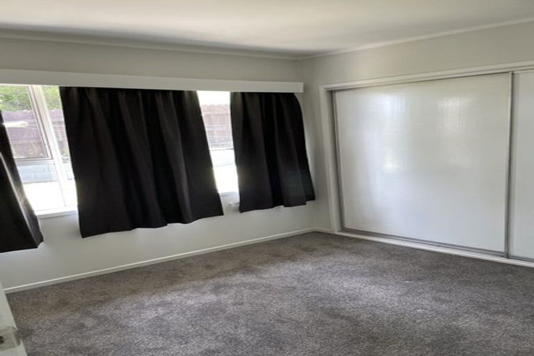 Photo of property in 1/4 Pemberton Avenue, Bayview, Auckland, 0629