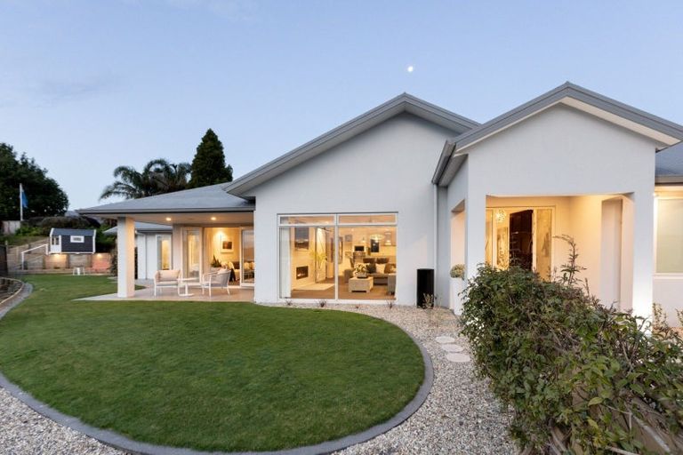 Photo of property in 40 Broadwater Close, Pyes Pa, Tauranga, 3112