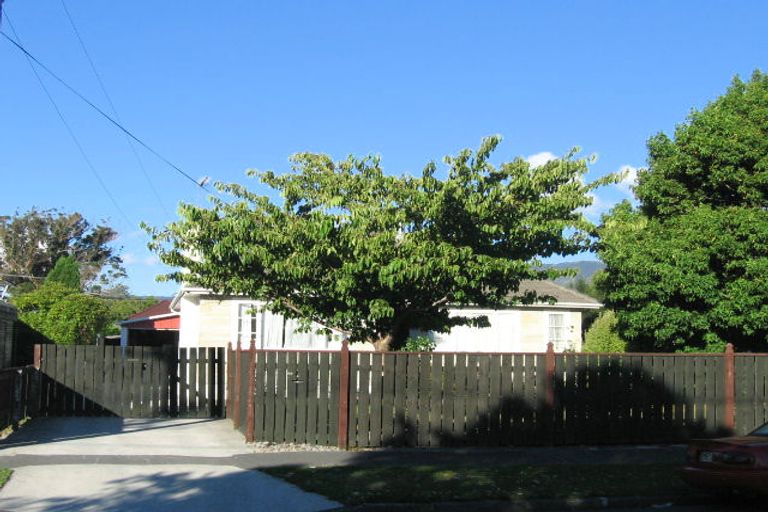 Photo of property in 22 Routley Crescent, Elderslea, Upper Hutt, 5018