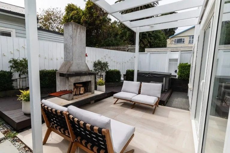 Photo of property in 69 Arcus Way, Hataitai, Wellington, 6021