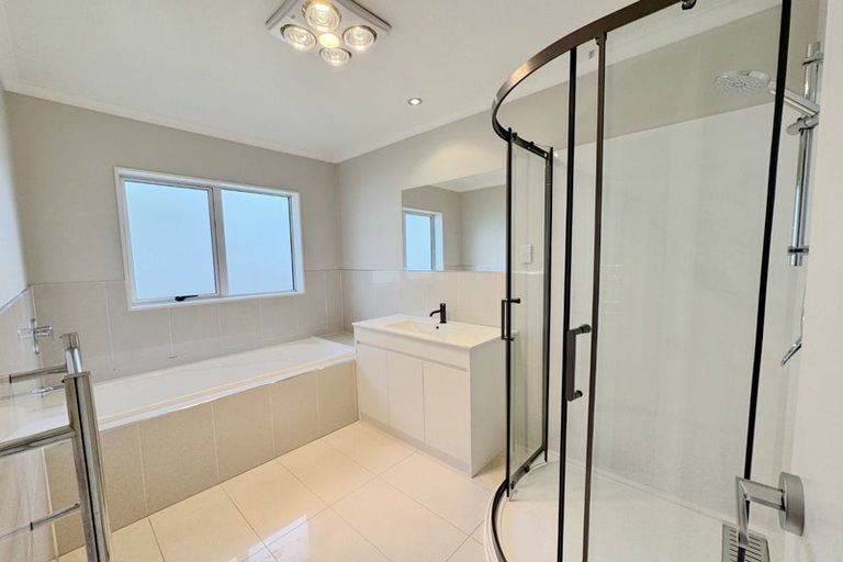 Photo of property in 29 Vino Cina Heights, Ranui, Auckland, 0612