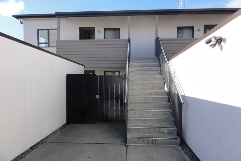 Photo of property in 80d Shakespeare Road, Waltham, Christchurch, 8023