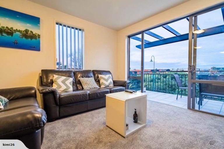 Photo of property in 3/19 Waihi Way, East Tamaki, Auckland, 2013