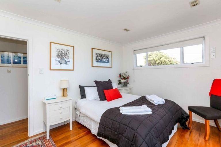 Photo of property in 129 Pendarves Street, New Plymouth, 4312