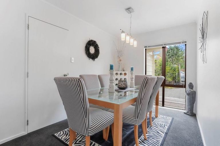 Photo of property in 43 Vintage Drive, Henderson, Auckland, 0612