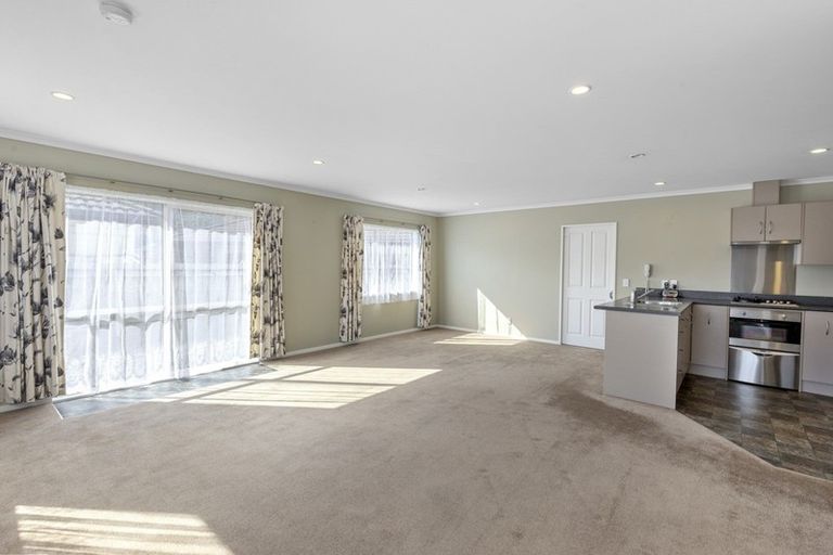 Photo of property in 35 Woodland Mews, Wainuiomata, Lower Hutt, 5014