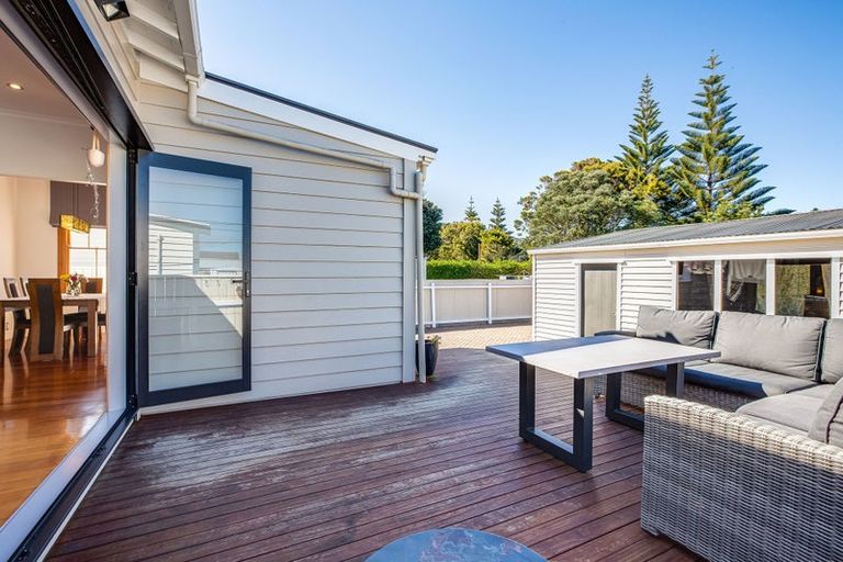 Photo of property in 24 Elizabeth Street, Moera, Lower Hutt, 5010