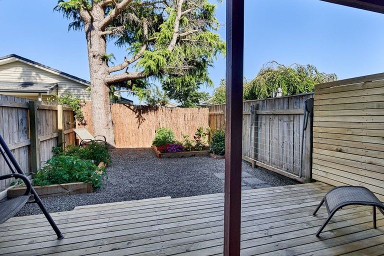 Photo of property in 8f Montgomery Crescent, Clouston Park, Upper Hutt, 5018