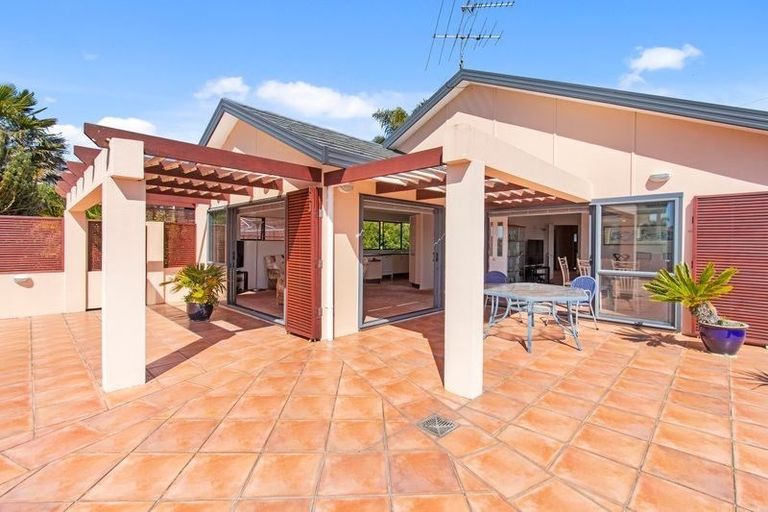 Photo of property in 9 Lamia Place, The Gardens, Auckland, 2105