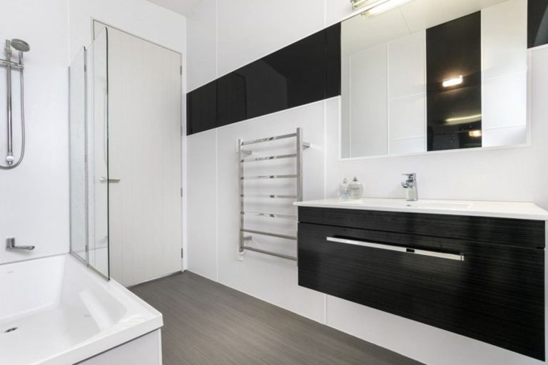 Photo of property in 47 Great South Road, Papakura, 2110