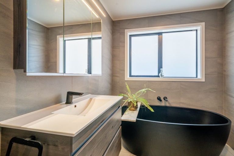 Photo of property in 20 Kerrigan Crescent, Wallaceville, Upper Hutt, 5018