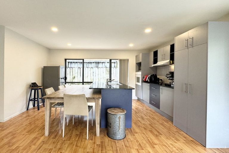 Photo of property in 6 Sun Place, Henderson, Auckland, 0612