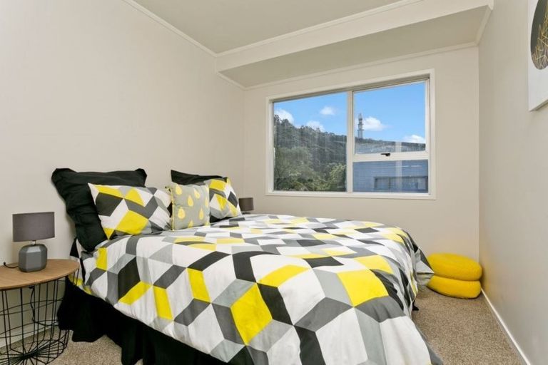 Photo of property in 1/136 Lynn Road, Bayview, Auckland, 0629