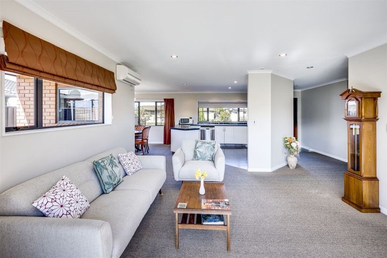 Photo of property in 32 Tasman Drive, Poraiti, Napier, 4112