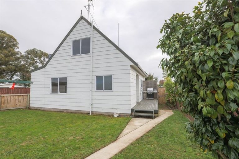 Photo of property in 12 Beadle Place, St Andrews, Hamilton, 3200