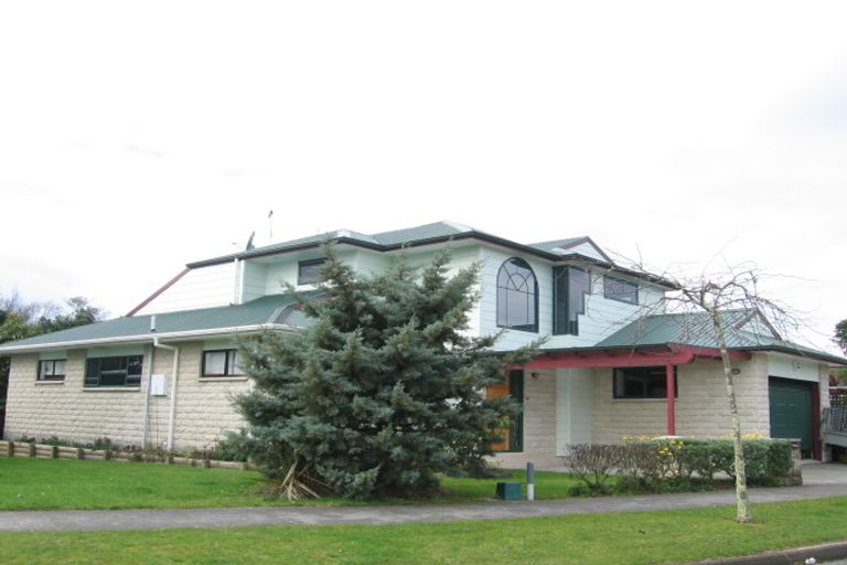 Photo of property in 26 Heathcote Place, Fitzherbert, Palmerston North, 4410
