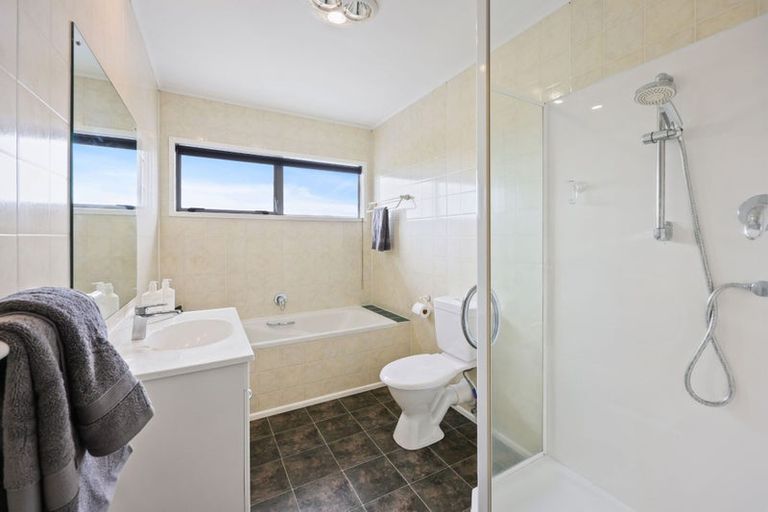 Photo of property in 16 Judkins Crescent, Cockle Bay, Auckland, 2014