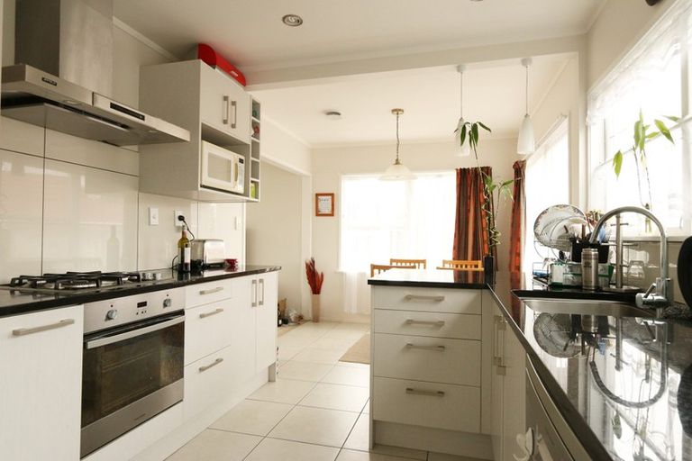 Photo of property in 6 Vanbrugh Place, Bucklands Beach, Auckland, 2014