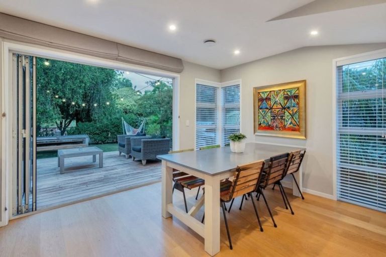 Photo of property in 15 Anakiwa Place, Milford, Auckland, 0620