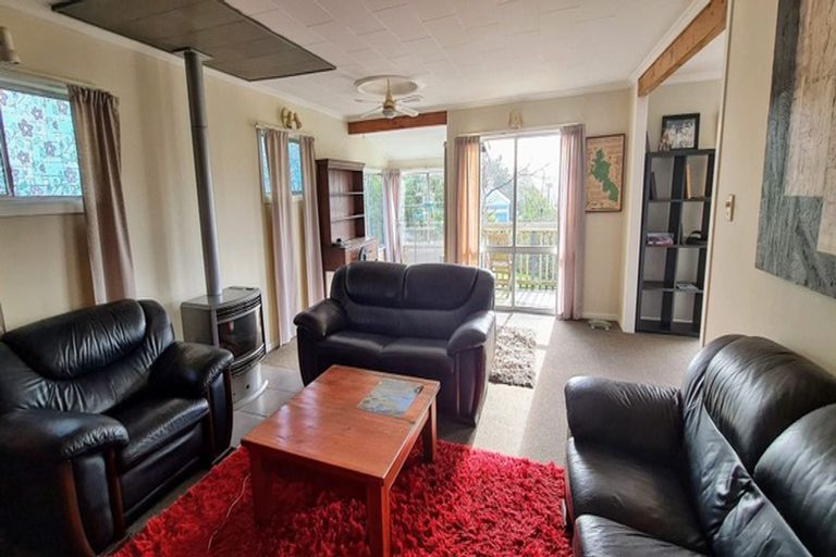 Photo of property in 5 View Street, Maungaturoto, 0520