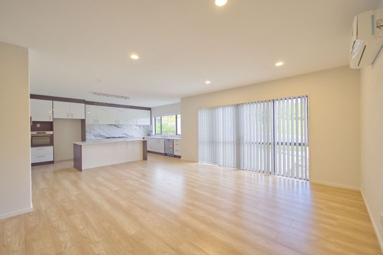 Photo of property in 1 Vazey Way, Hobsonville, Auckland, 0618