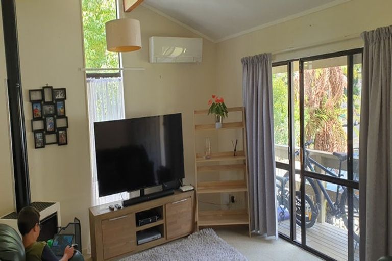 Photo of property in 51 Topliss Drive, Northcross, Auckland, 0632