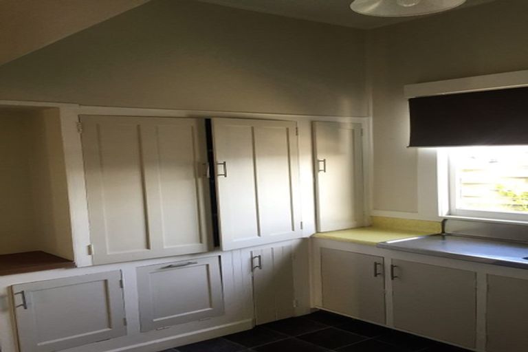 Photo of property in 1100 Karamu Road North, Mayfair, Hastings, 4122