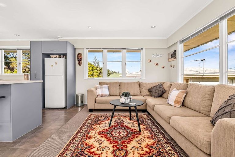 Photo of property in 33 James Mcleod Road, Shelly Beach, South Head, 0874