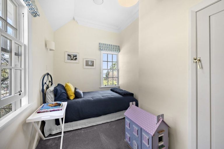 Photo of property in 60 Cheviot Road, Lowry Bay, Lower Hutt, 5013