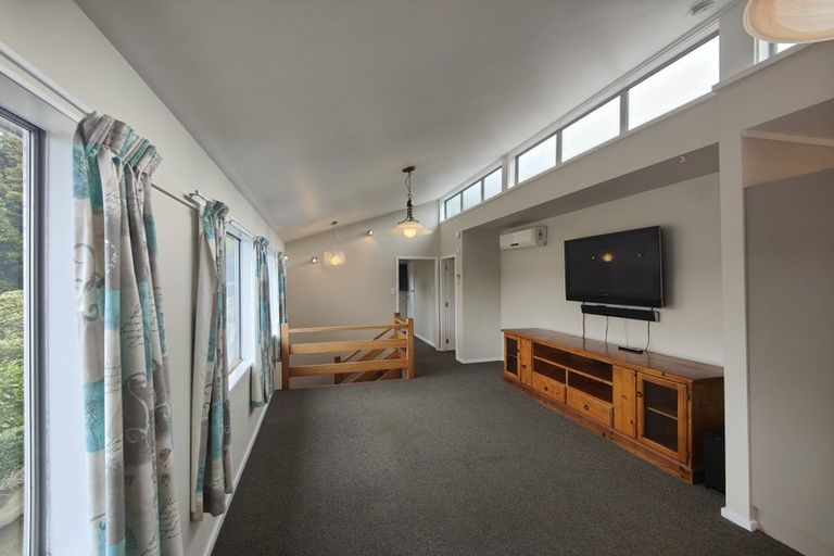Photo of property in 1/71 Larsen Crescent, Tawa, Wellington, 5028