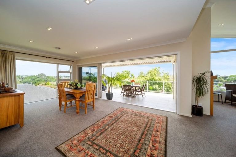 Photo of property in 9 Manukaka Heights, Hurdon, New Plymouth, 4310