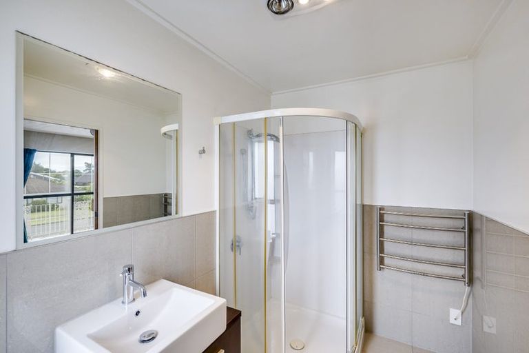 Photo of property in 32 Auckland Road, Greenmeadows, Napier, 4112