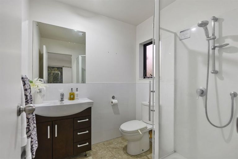 Photo of property in 209a Forrest Hill Road, Forrest Hill, Auckland, 0620