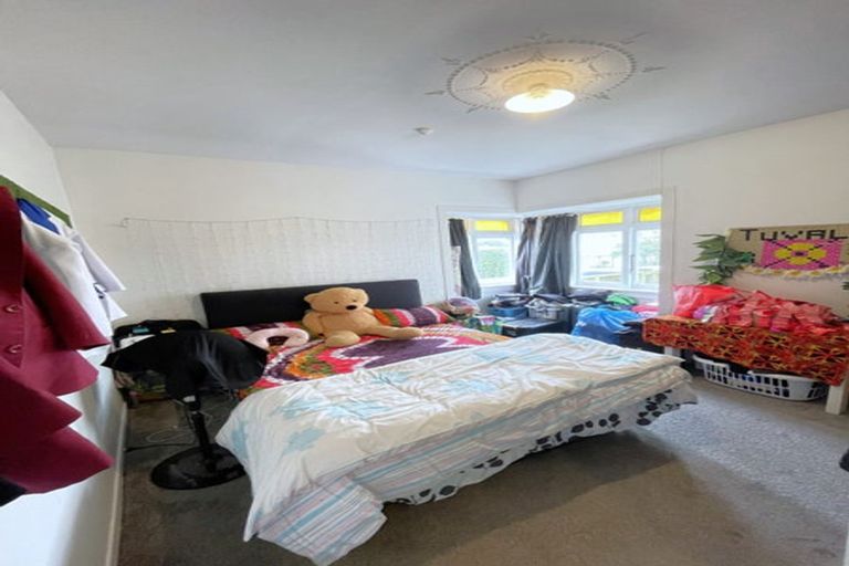 Photo of property in 11 Clayburn Road, Glen Eden, Auckland, 0602