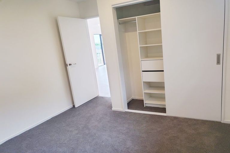 Photo of property in 36 Barbados Drive, Unsworth Heights, Auckland, 0632