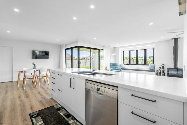 Photo of property in 10 Barker Place, Waikiwi, Invercargill, 9810