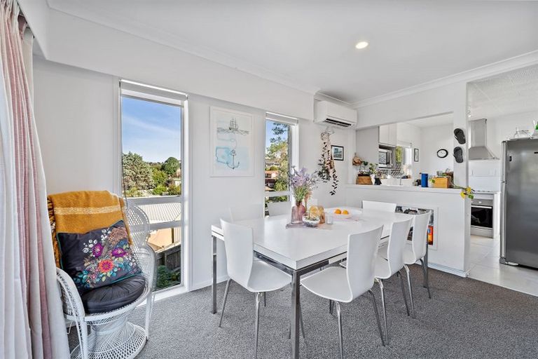 Photo of property in 2/110 Sartors Avenue, Browns Bay, Auckland, 0630