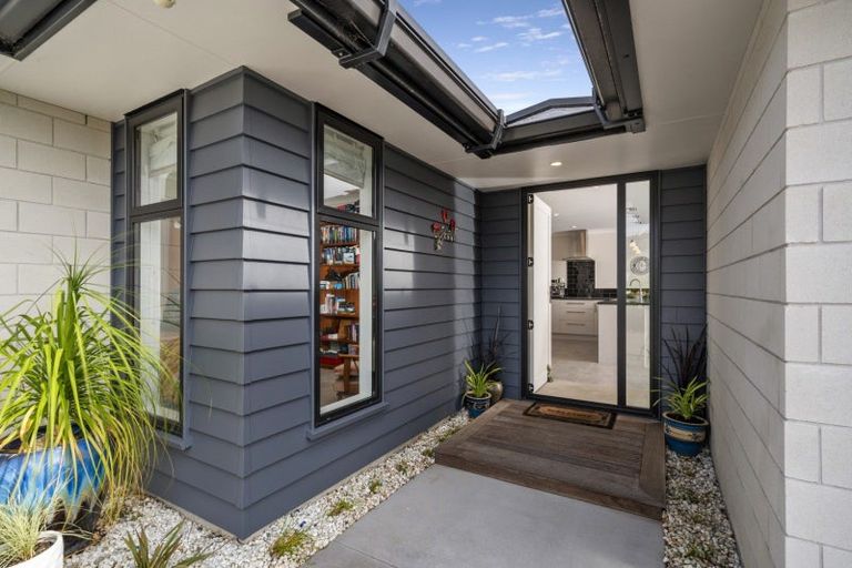 Photo of property in 15 Shoreview Close, Omokoroa, 3114