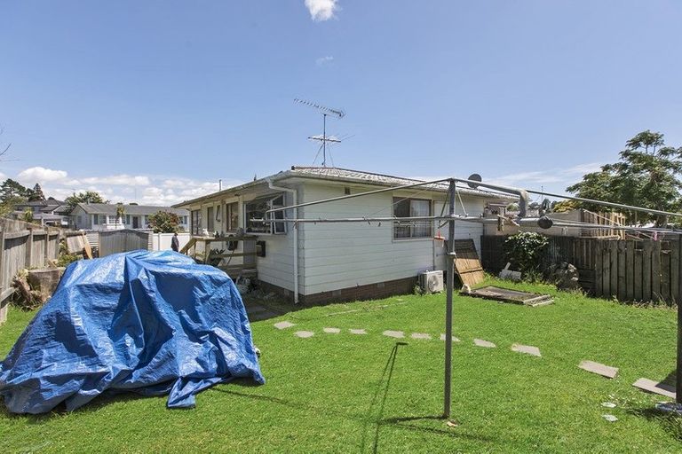Photo of property in 13 Pipitea Place, Massey, Auckland, 0614