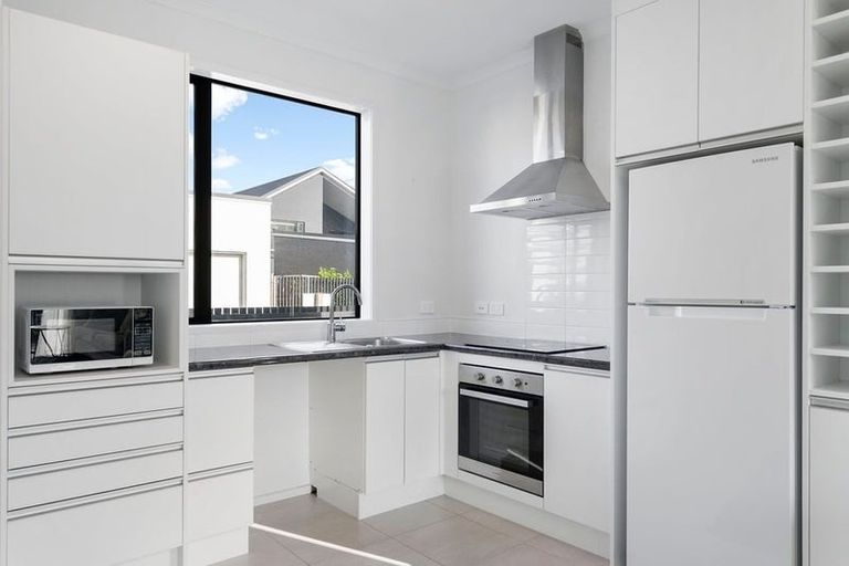 Photo of property in 24 Frank Gill Road, Hobsonville, Auckland, 0616