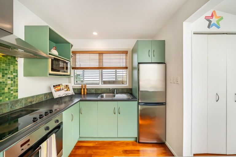 Photo of property in 40a Viewmont Drive, Harbour View, Lower Hutt, 5010