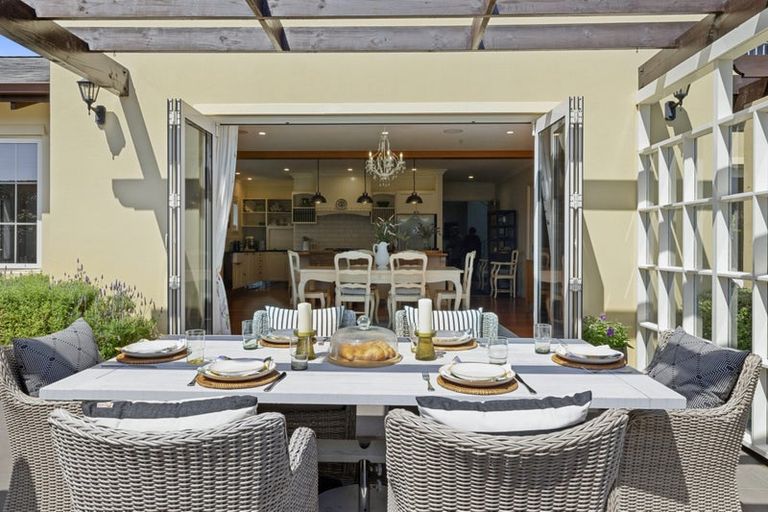 Photo of property in 8b Sampson Avenue, Waiwhakaiho, New Plymouth, 4312