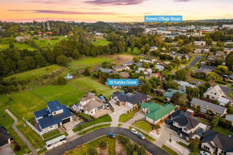Photo of property in 18 Kahika Grove, Huapai, Kumeu, 0810