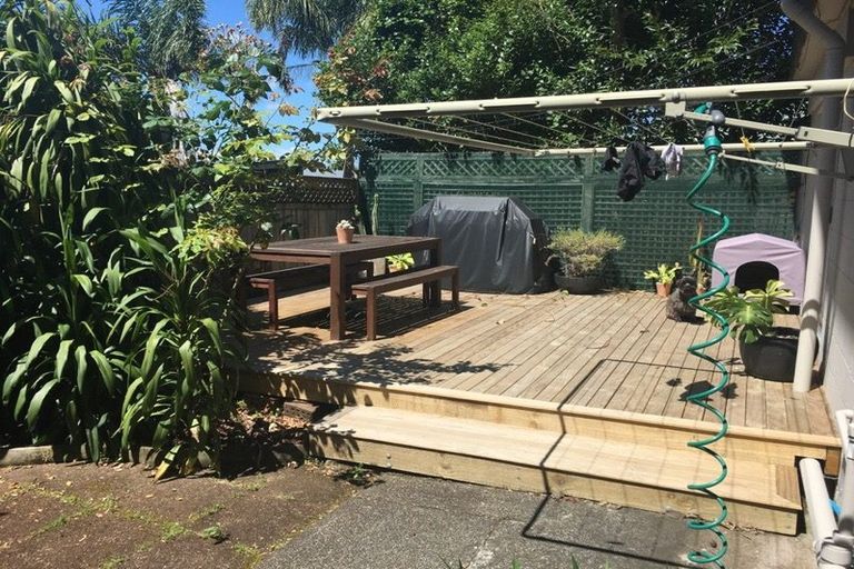 Photo of property in 2/50a Taharoto Road, Takapuna, Auckland, 0622