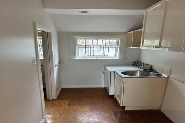 Photo of property in 39 Jacksons Road, Merivale, Christchurch, 8014